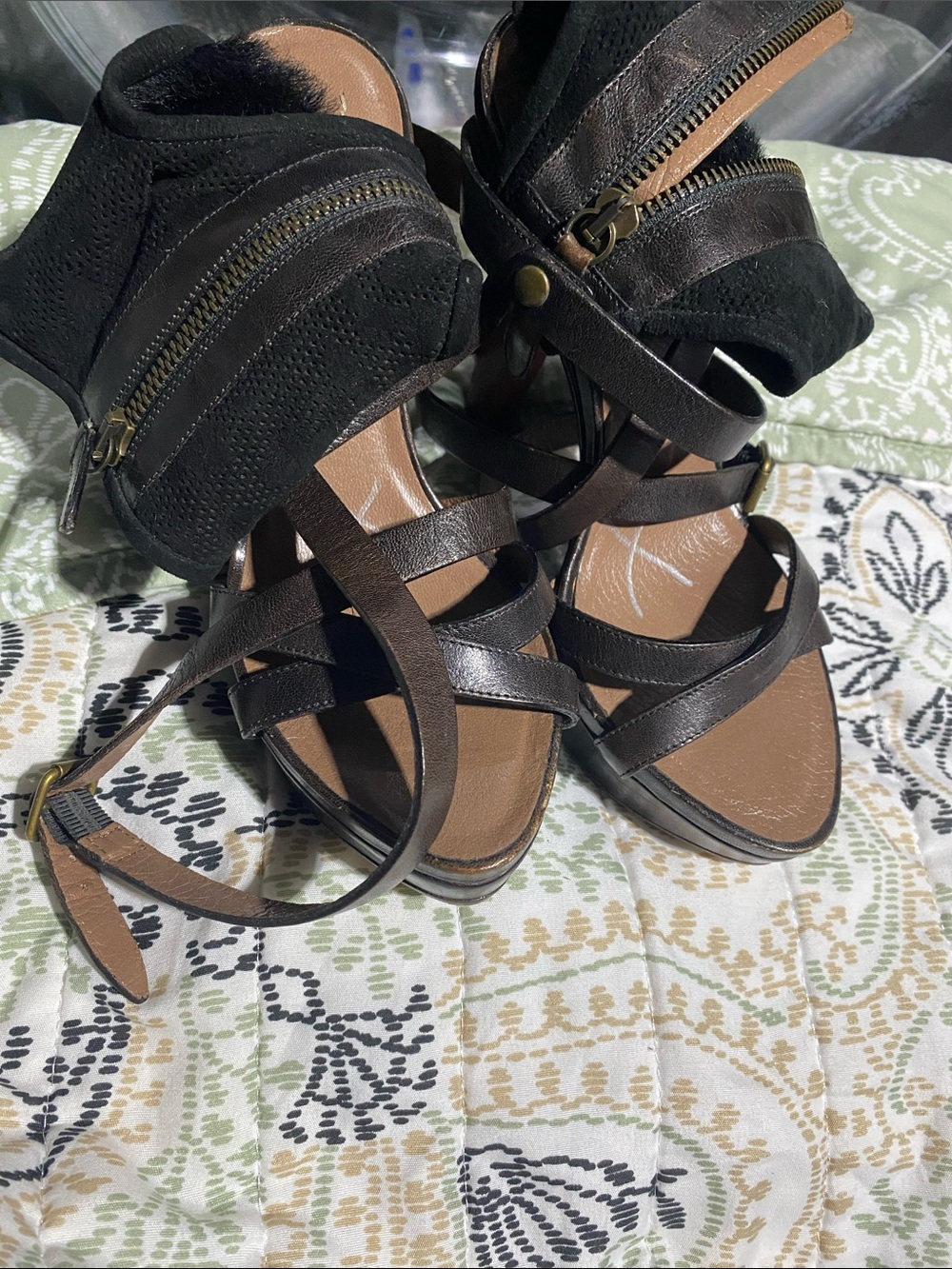 Ugg Collection Brown Leather Strappy Platform Sandals with Ankle Wrap Sz 6
